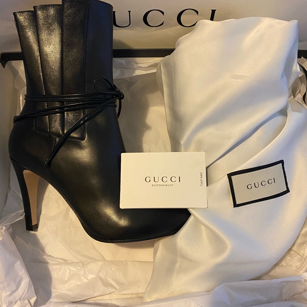 Gucci Leather ankle boot